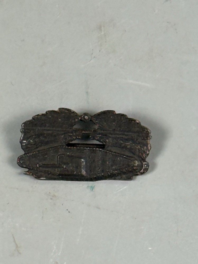 WWI US Type 2 Tank Corps badge Y409