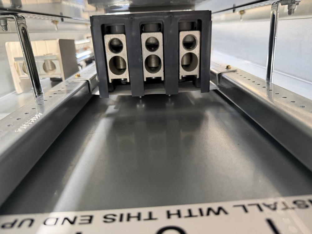 1-300 AMP 480V MAIN BREAKER PANELBOARD 42 SPACE 3PHASE 4WIRE COMPLETE PANEL