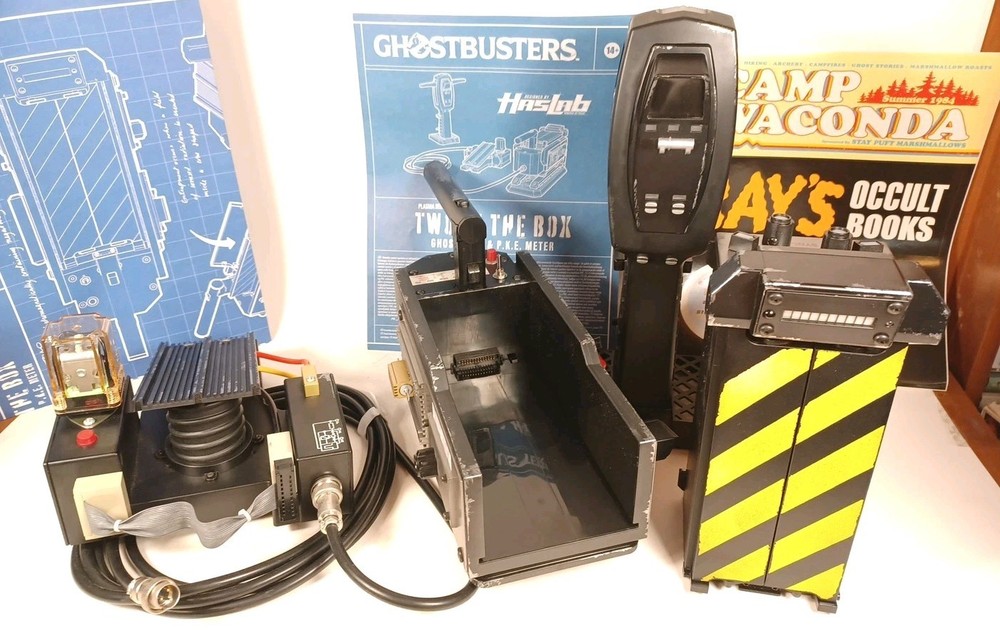 Ghostbusters Haslab Two 2 In The Box Ghost Trap PKE Meter Loose Complete No Box
