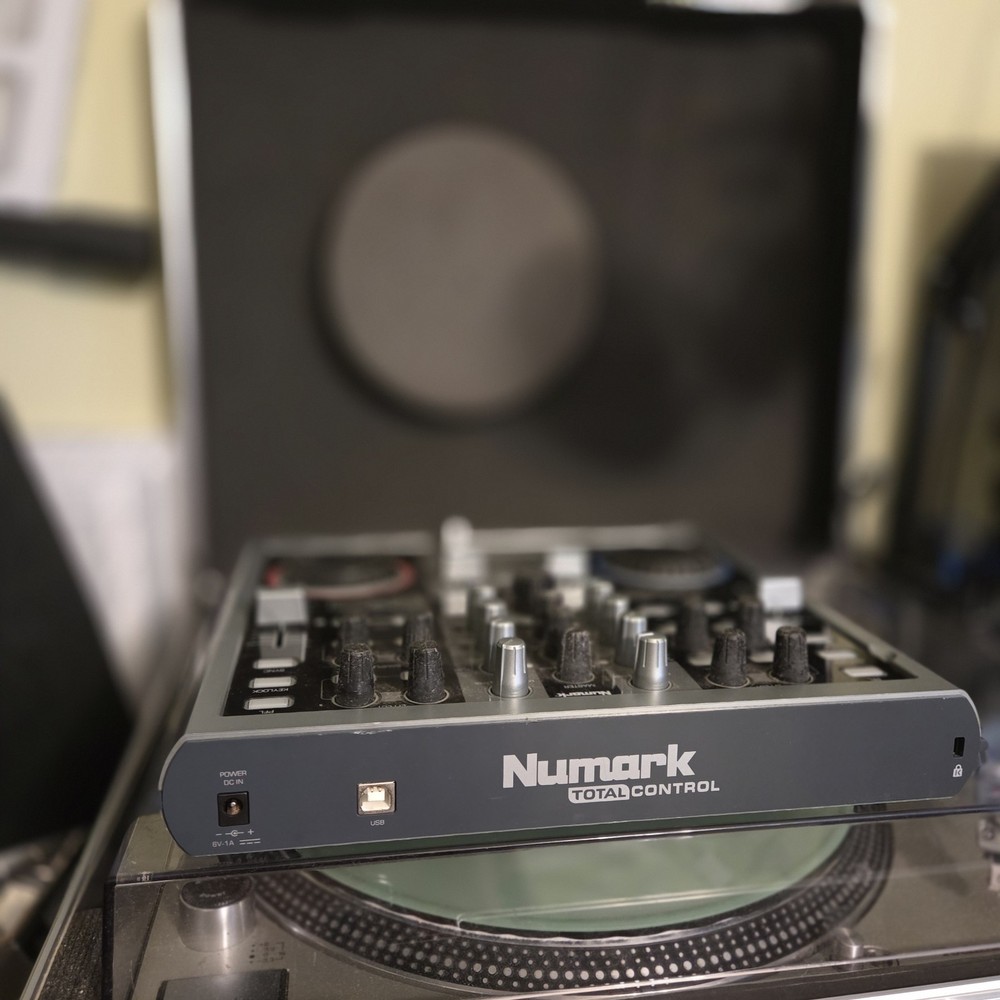 Numark Total Control Dj Controller