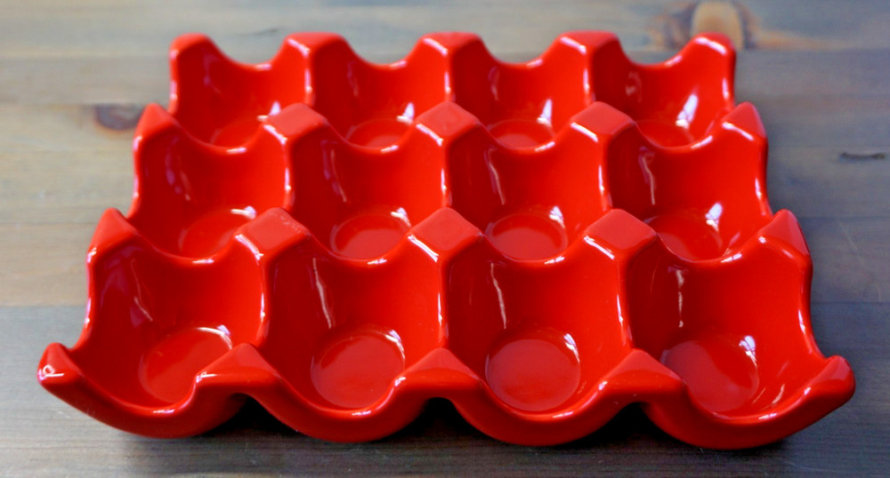 Rachel Ray Ceramic Egg Holder For 12 Eggs Deviled Eggs Sittin' Pretty Red