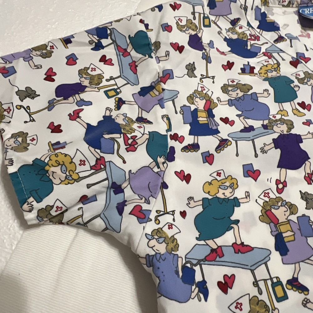 Crest RN Scrub Top M Nurse Print RN Short Sleeve Pullover