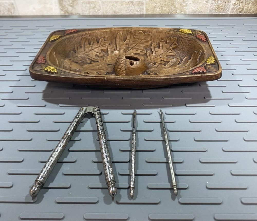 Vintage Multi Prod Inc Acorn Leaf Design Resin Nut Bowl Nutcracker & 2 Picks