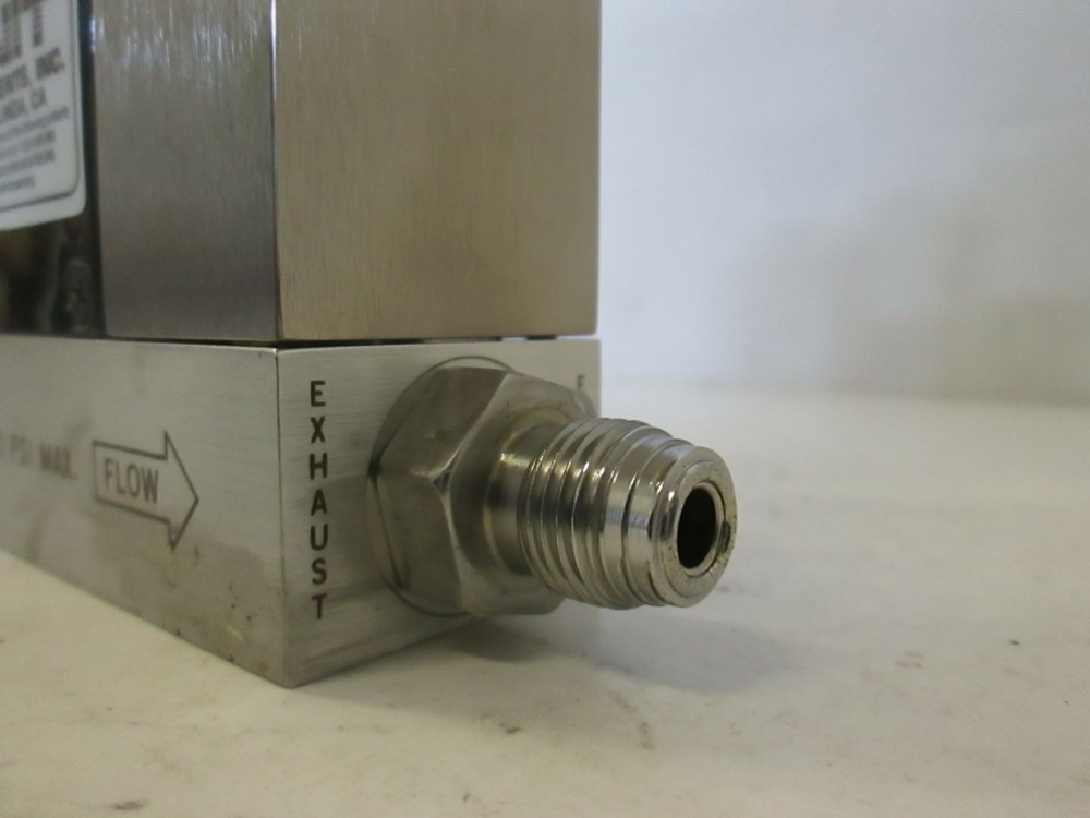 Unit UFC-1100A, Mass Flow Controller MFC, CF4, 15 SCCM, Used