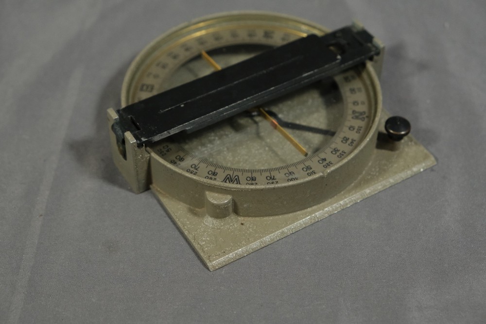 Vintage LEUPOLD Forester Compass with Leather Case