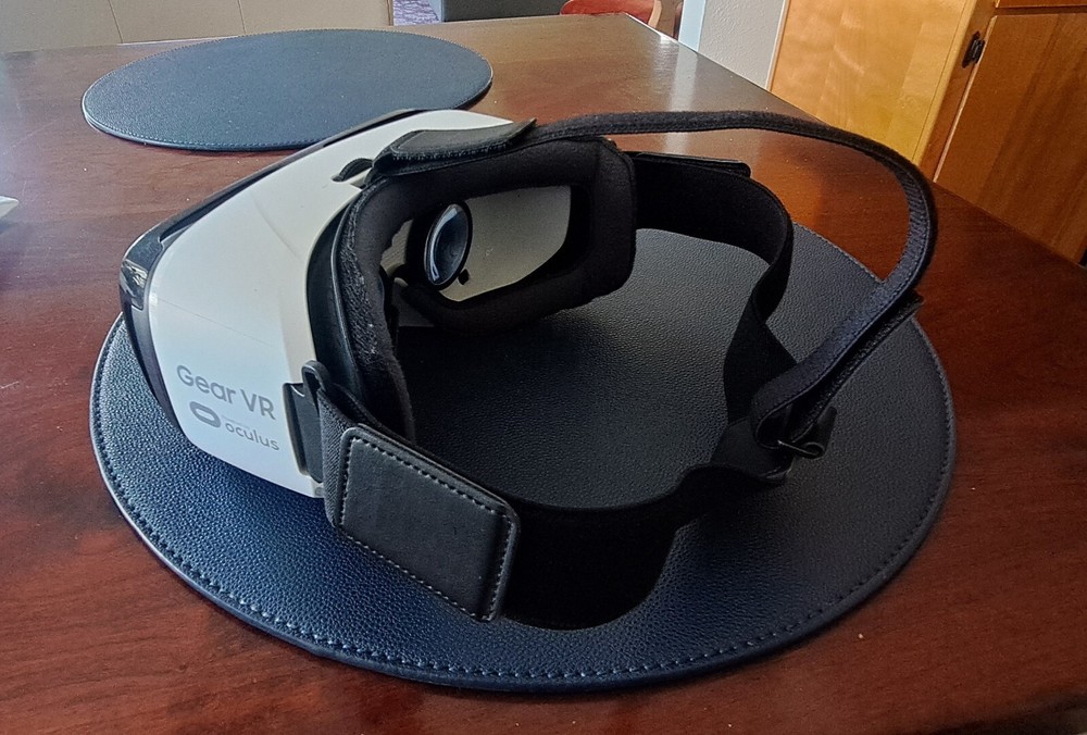 Samsung Vr Headset SM-R322