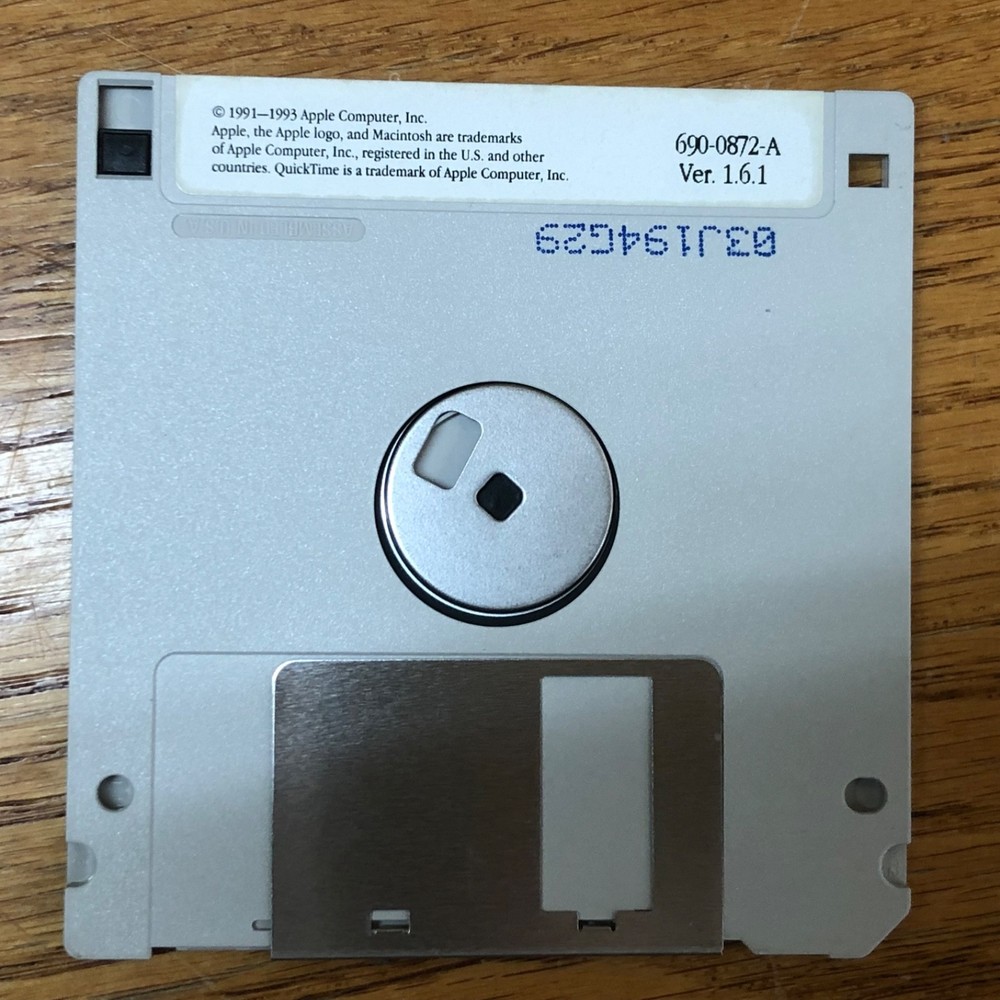 Quicktime version 1.6.1 3.5" Disk / Macintosh Computer Software