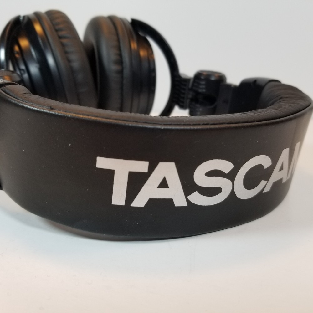 TASCAM TH-03 Closed Back Headphones