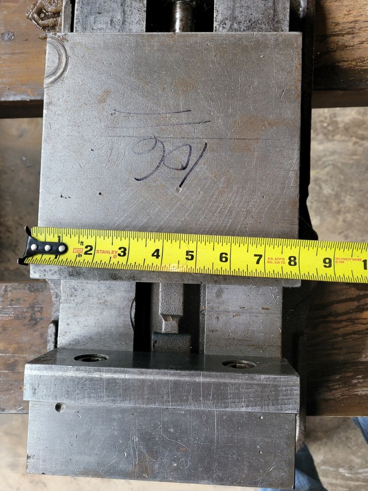 8" Kurt #D80 Angle Lock Precision Milling Vise w/Jaws (No Handle)