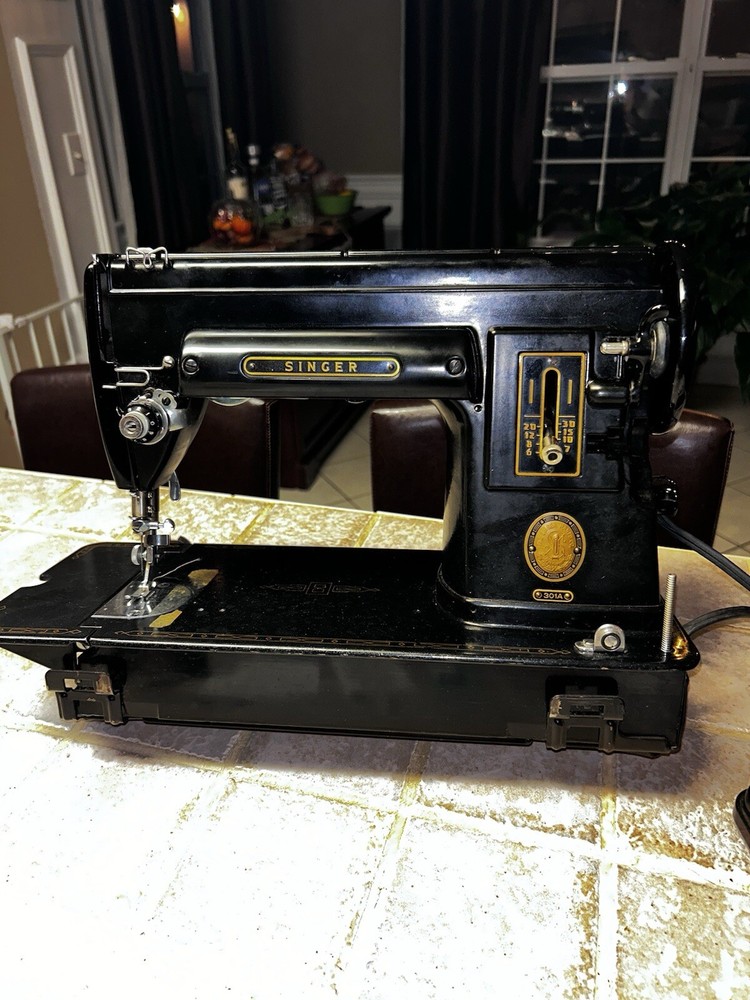 Working 1951 Singer Sewing Machine
