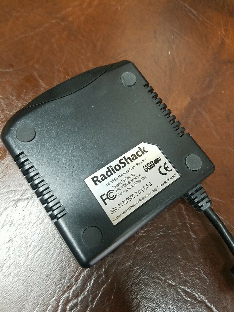 RADIO SHACK DAZZLE MEMORY CARD READER