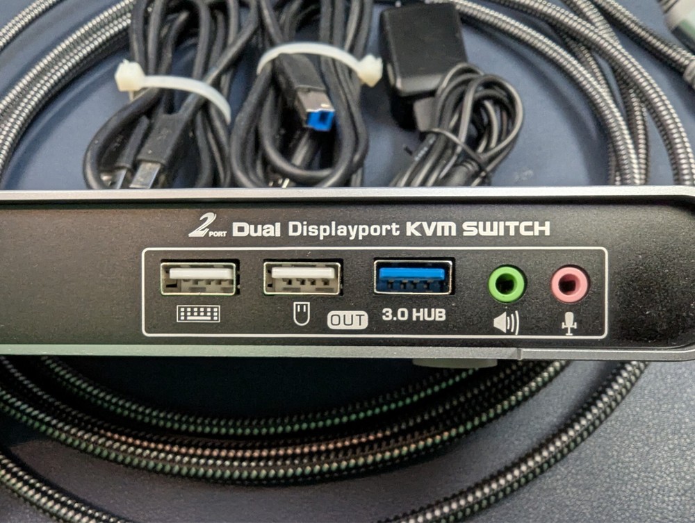 DisplayPort KVM Switch USB 3.0 Dual Monitor 2 Computers 2 DP per Computer