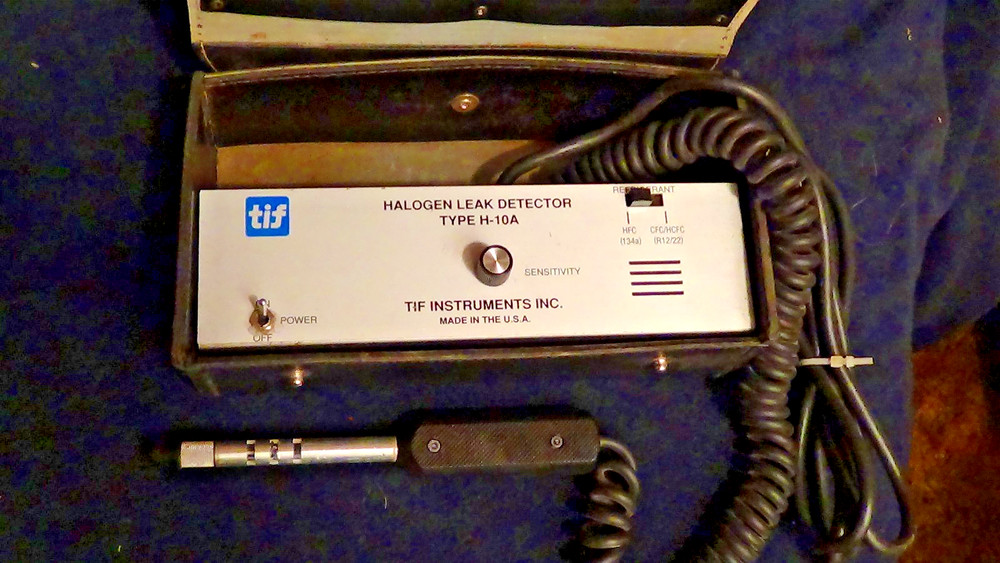 TIF Halogen Leak Detector Type H-10A with Case