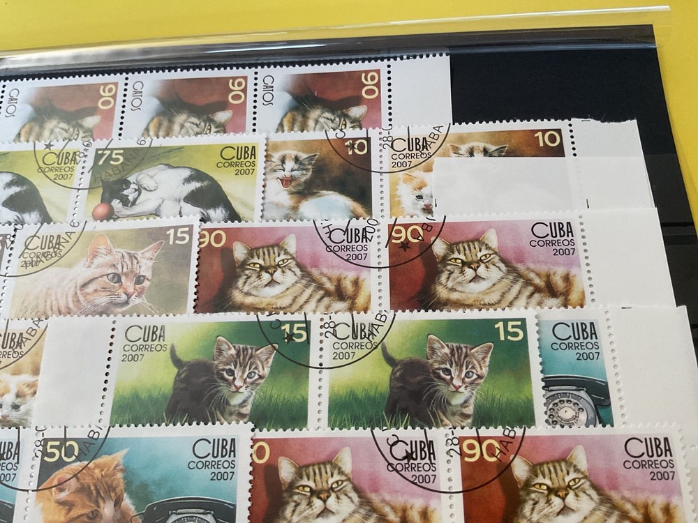 Cats on cancelled stamps B413