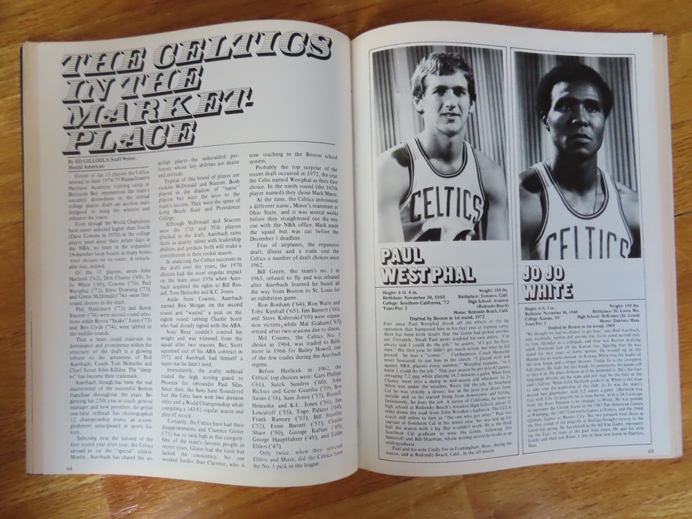 BOSTON CELTICS vs CAVALIERS October 23 1974 Program JOHN HAVIVEK AUSTIN CARR