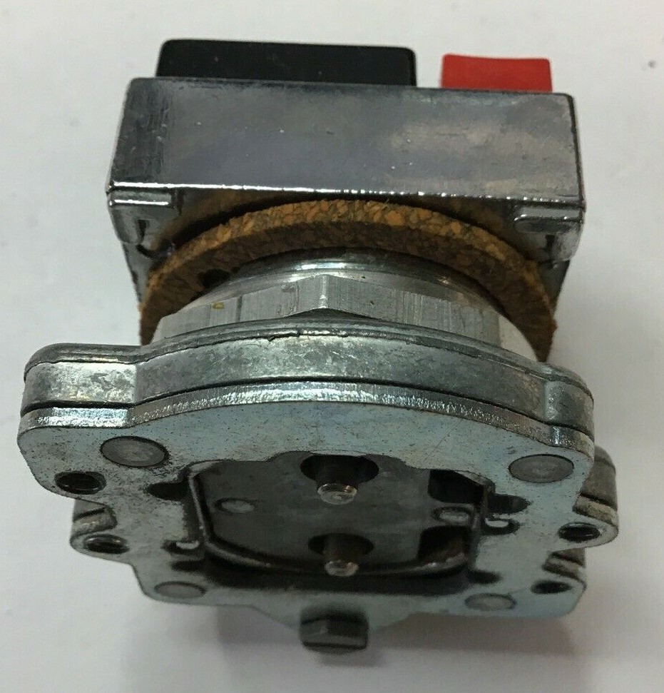 CUTLER HAMMER E30AF COMPACT PUSHBUTTON OPERATOR