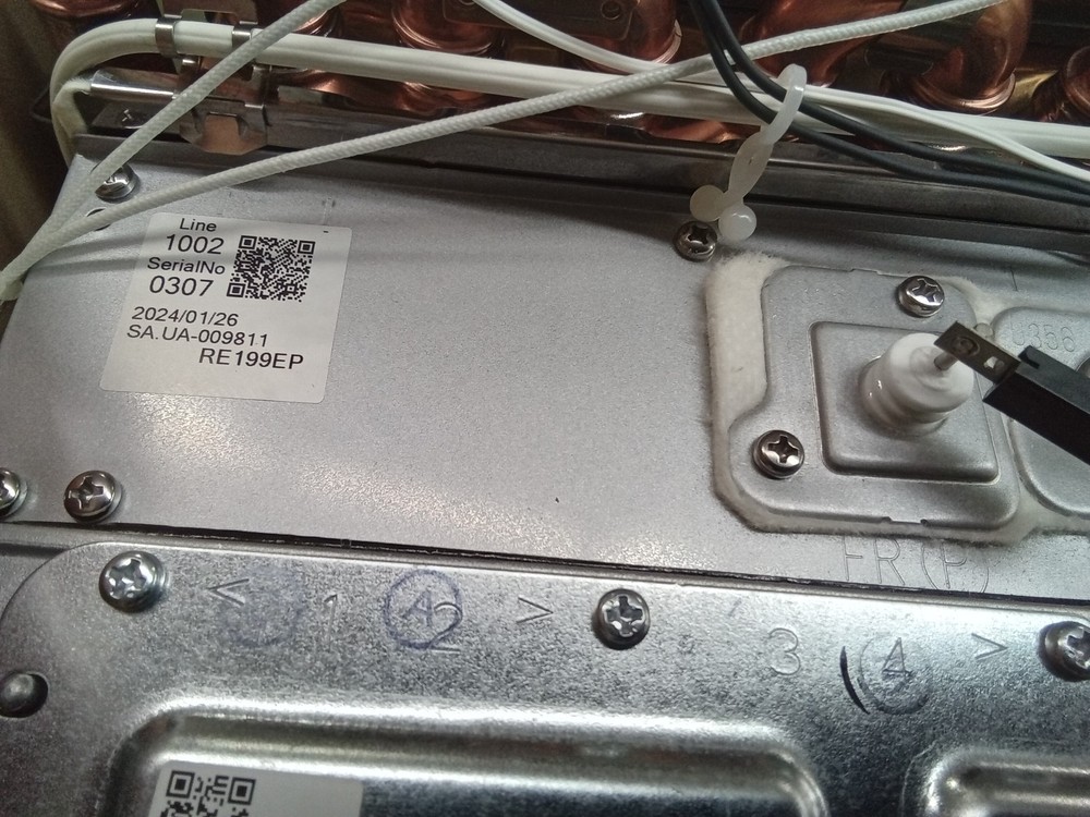 Rinnai RE199eP Outdoor Tankless Water Heater 199K BTU Propane Gas FOR PARTS