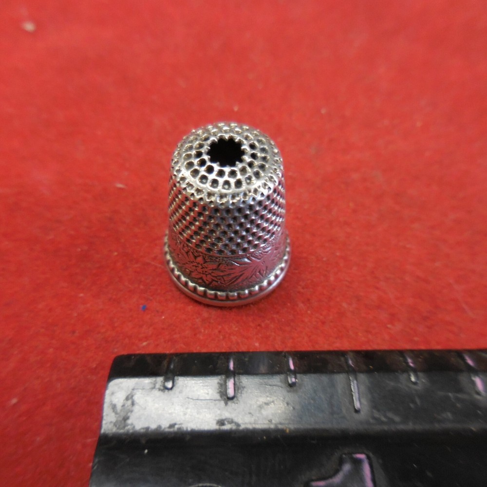Vintage sterling silver Thimble -tested not marked