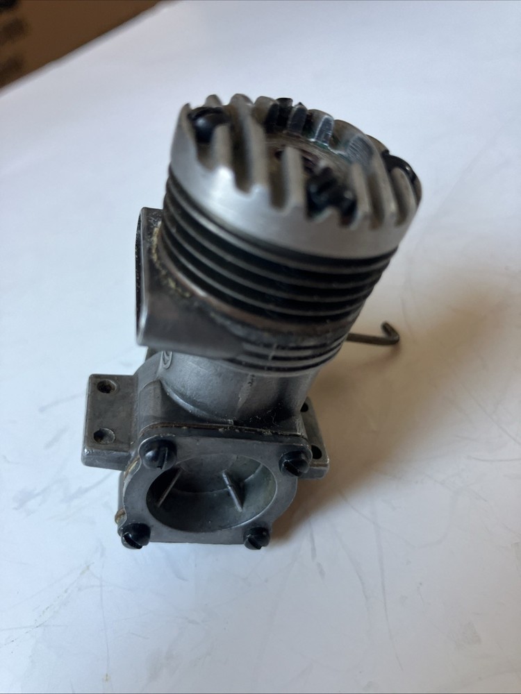 Model Airplane 09 Nitro Glow Engine Unknown