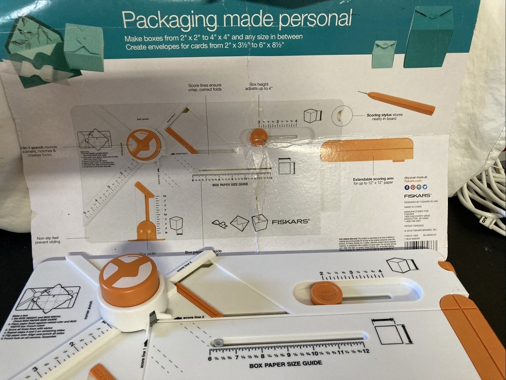 Fiskars Box Maker Gifting Board - Complete - Make your own gift boxes and cards.