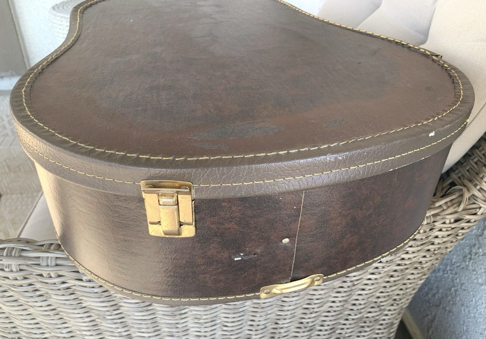 Vintage Guitar Case