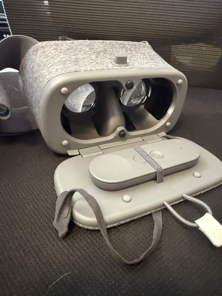 Google Daydream View VR Headset Slate