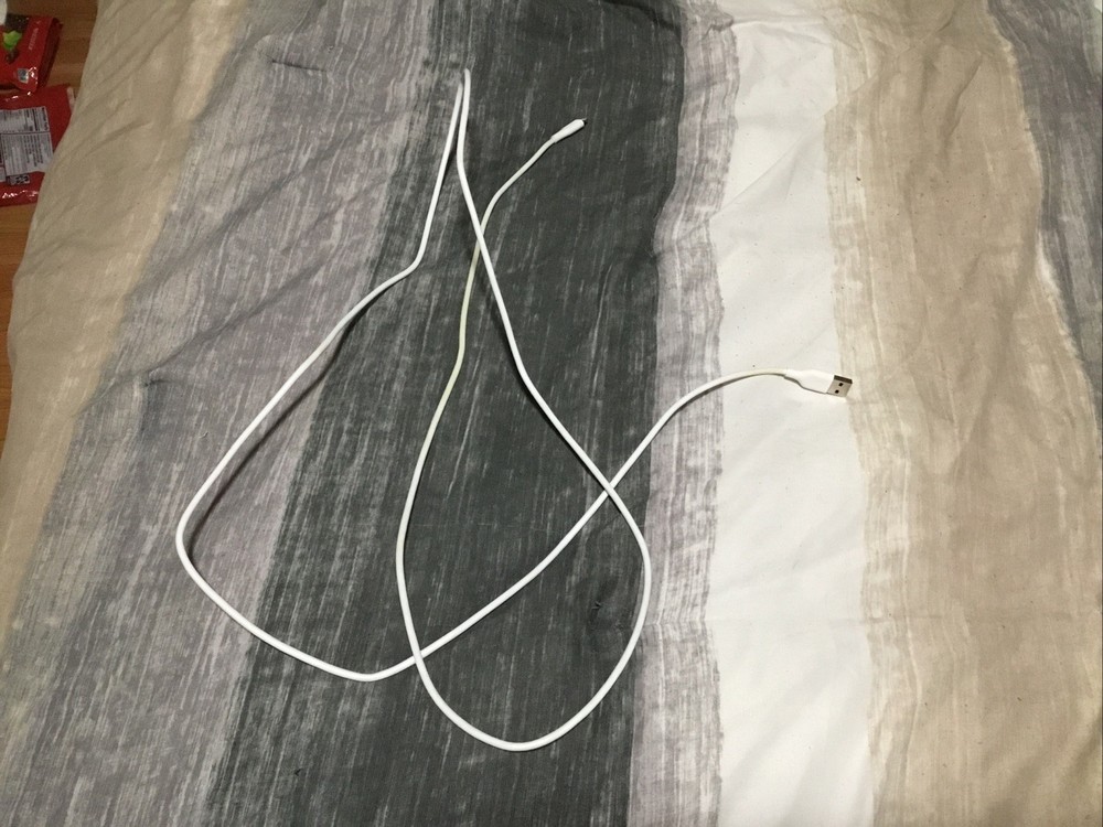 6 ft long amazon essentials iPad charger