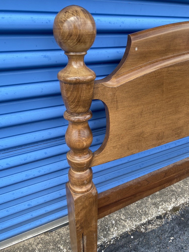Kling Colonial (Ethan Allen) Solid Maple Twin size Cannonball Headboard