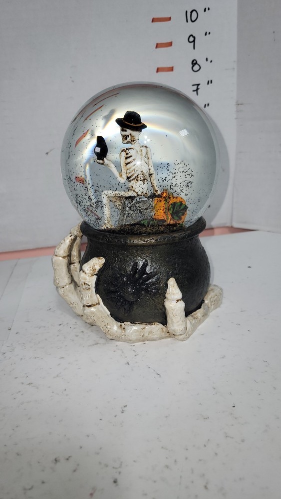 SKELETON, CROW & CAULDRON SNOWGLOBE – HALLOWEEN