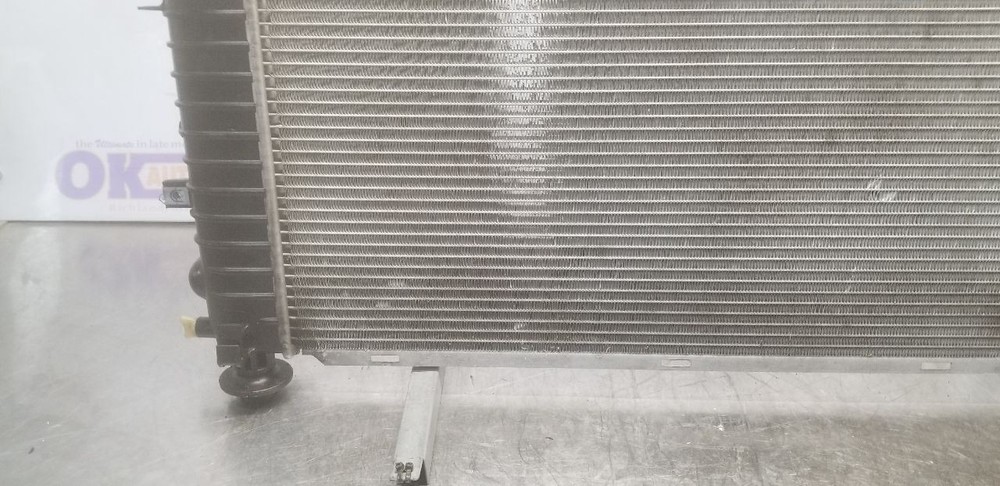 18 GMC YUKON XL 5.3L RADIATOR