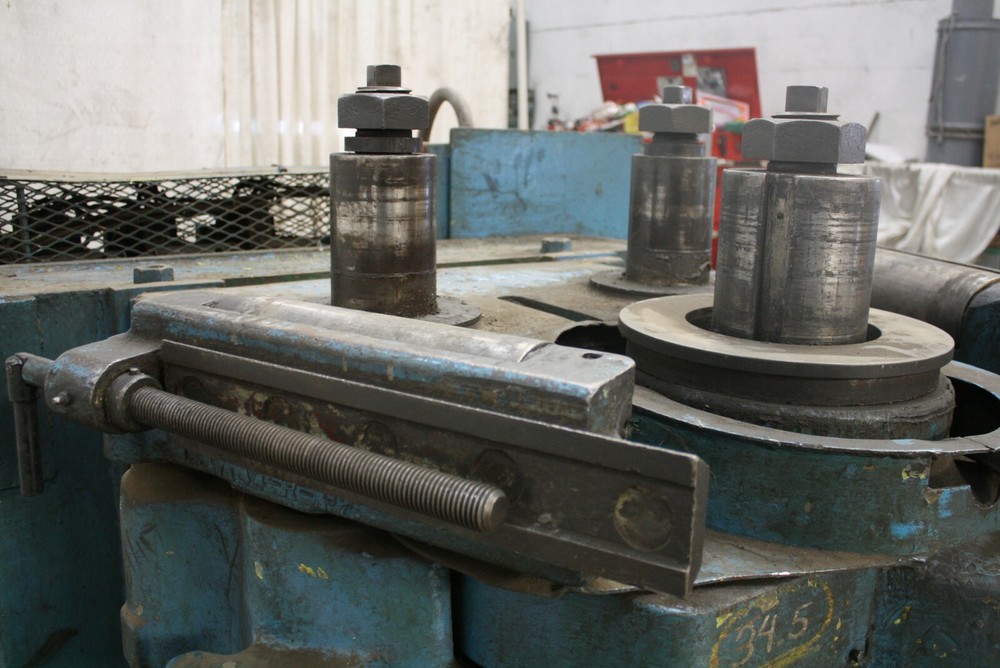 4" X 4" X 5/8" BUFFALO MODEL #2HBR ANGLE ROLL: YODER #66715