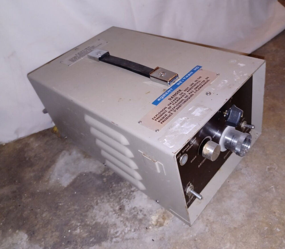 Olympus CLK-3 Cold Light Supply Source Endoscopy Equipment Endoscopes