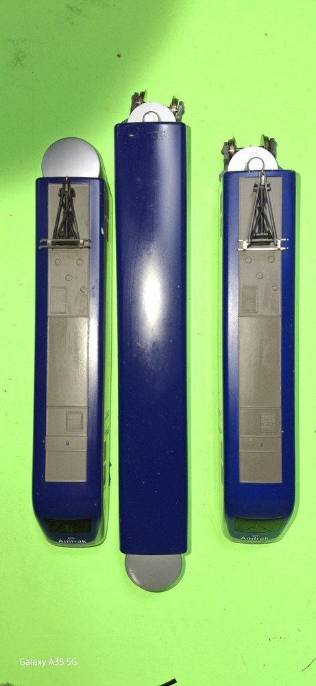 HO Scale Piko Amtrak speed train set with track. Tested