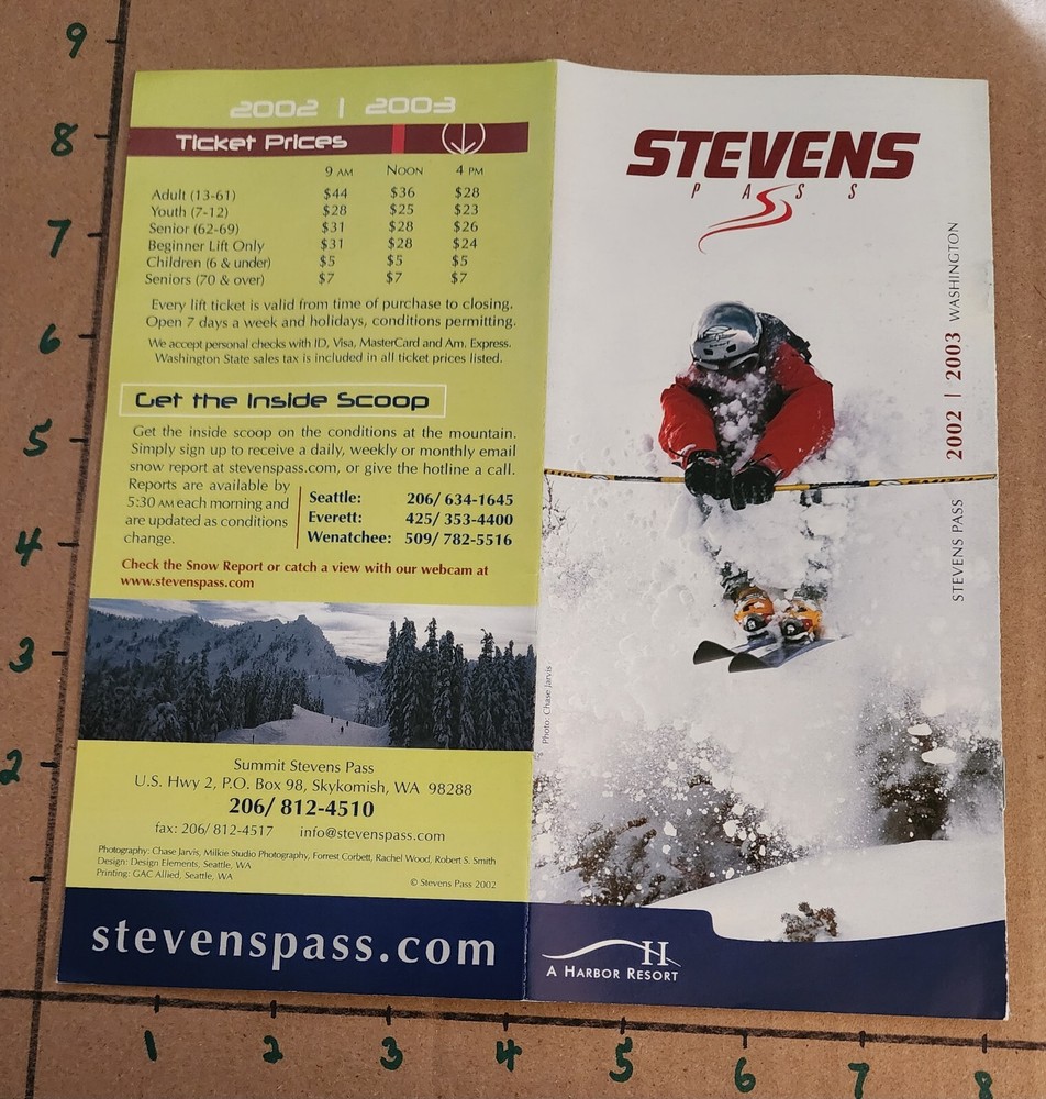 2002/03 STEVENS PASS SKI AREA 8P BROCHURE WASHINGTON.  MINT