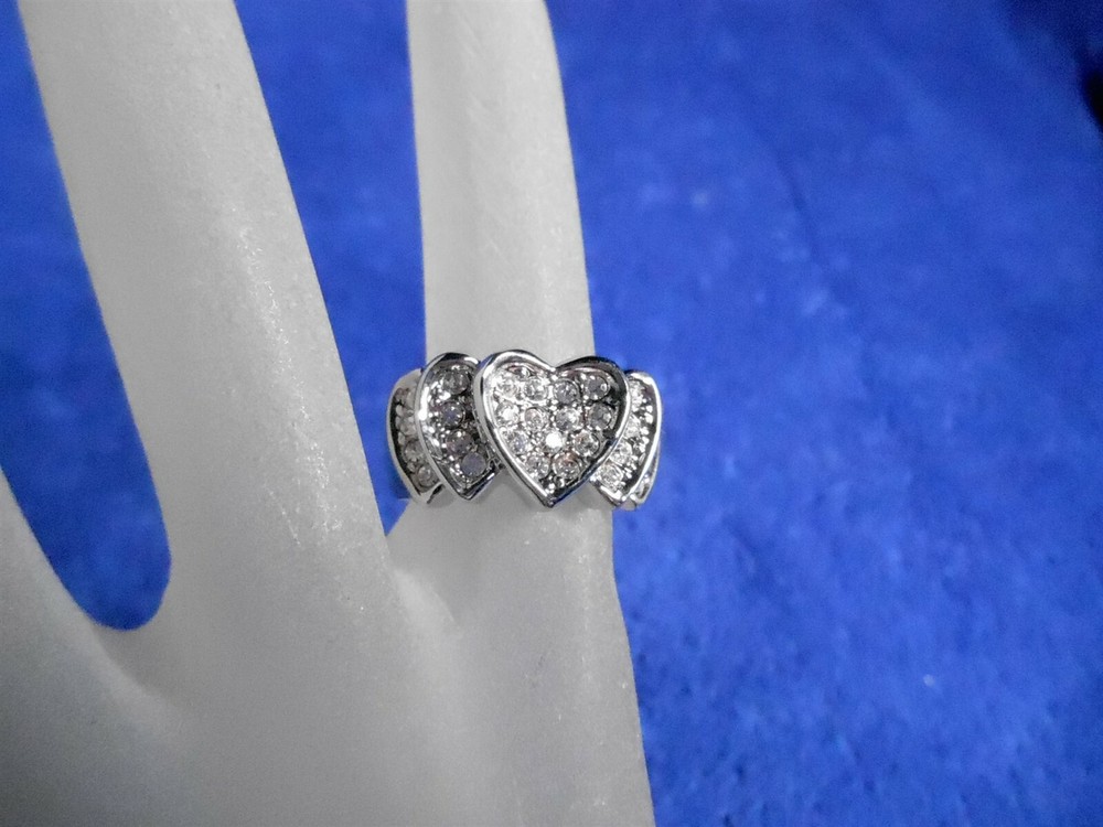 (#170) PAVED RHINESTONE HEART RING SIZE 6