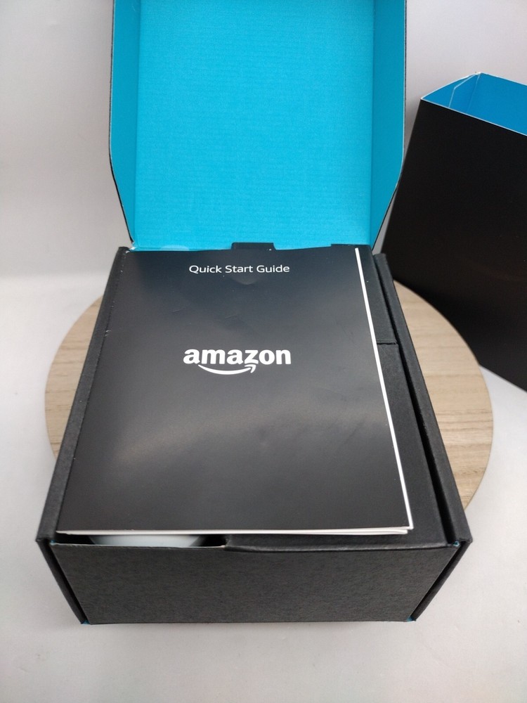 Amazon Echo Look PL67WR- Smart Desk Camera.