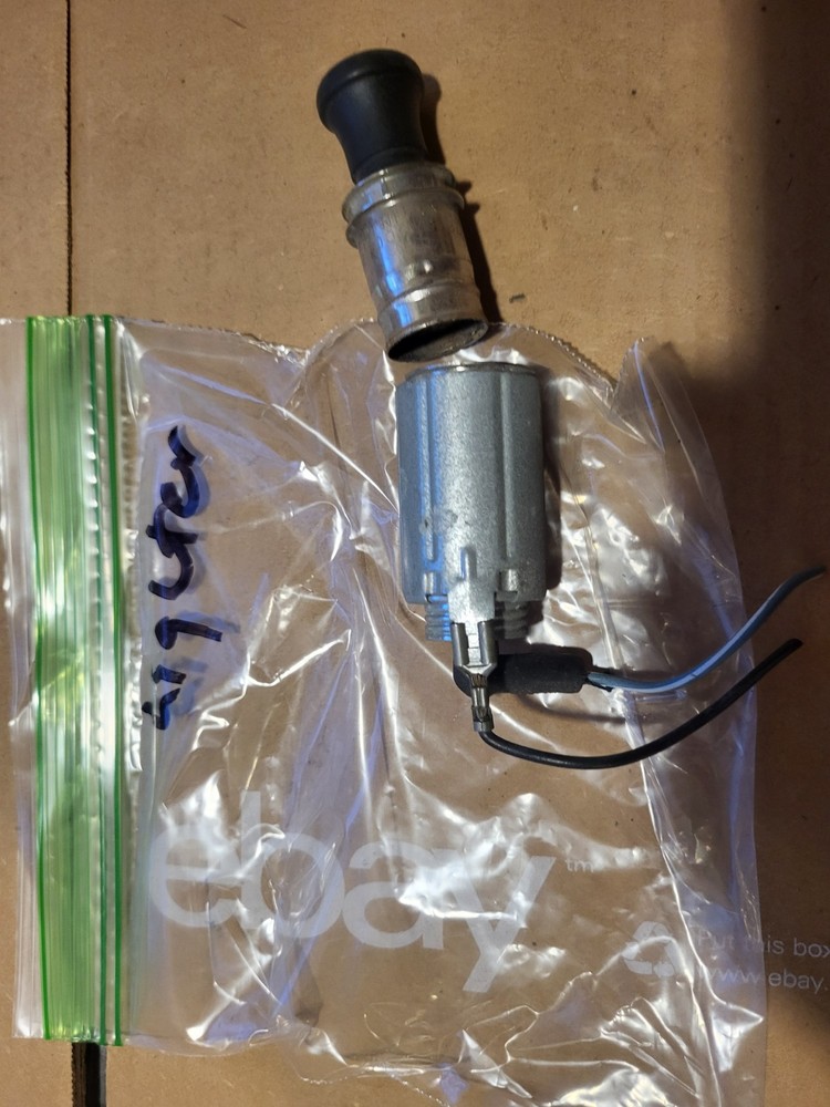 Ford Ranger 98 - 03 Lighter & Socket