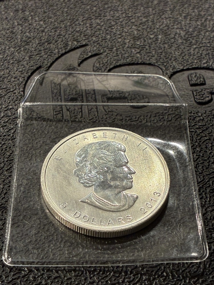 2013 CANADIAN 5 DOLLAR 1 0Z SILVER .999