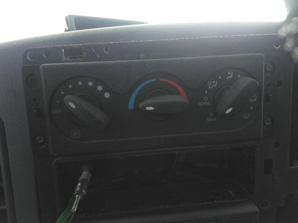 Replaces 2007 INTERNATIONAL 8600 TEMPERATURE CONTROL ,  FL