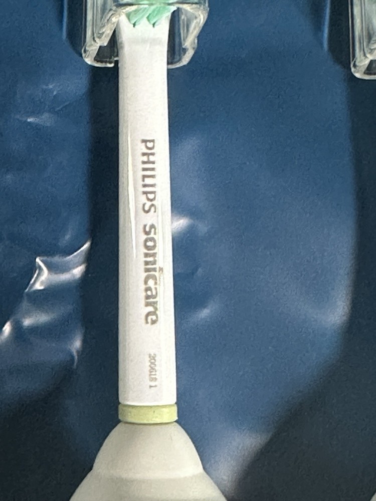 4 Pack Toothbrush Replacement Heads for Philips Sonicare, made by Philips