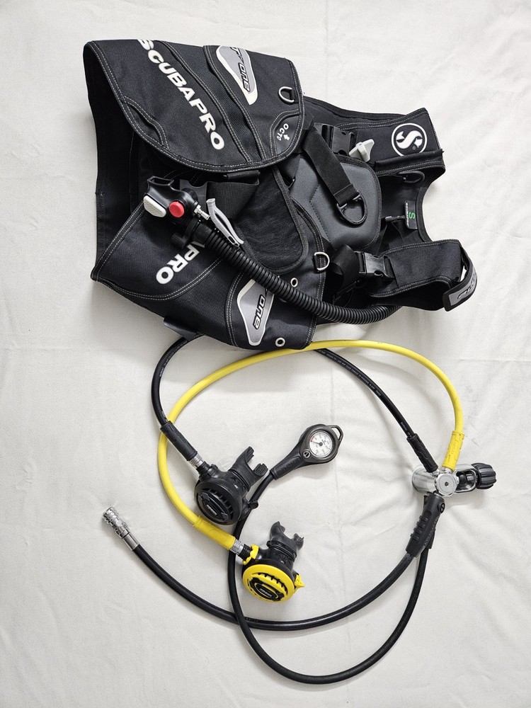 Scubapro T One , Apeks XTX20 Regulator