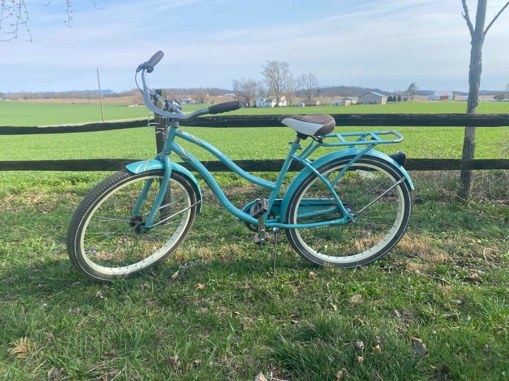 beach cruiser bicycle