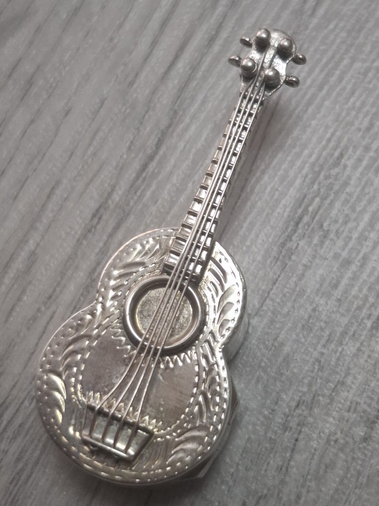 Vintage Sterling Silver Snuff Box Pendant