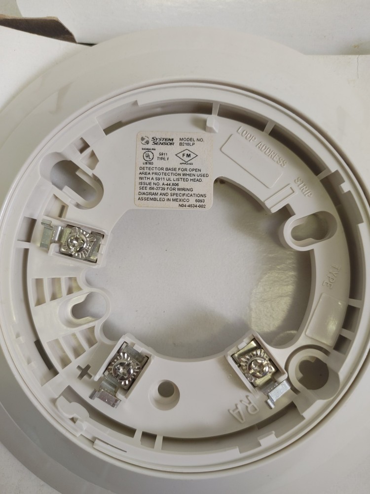 System Sensor B210LP Plug-in Detector Base