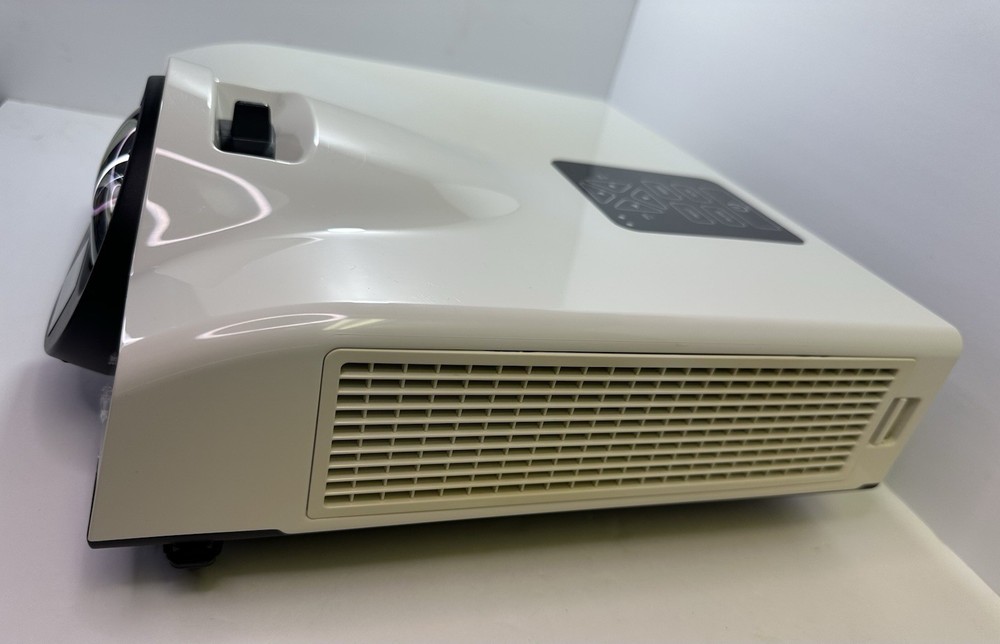 BoxLight P5 WX31NST 3LCD Projector Tested/working