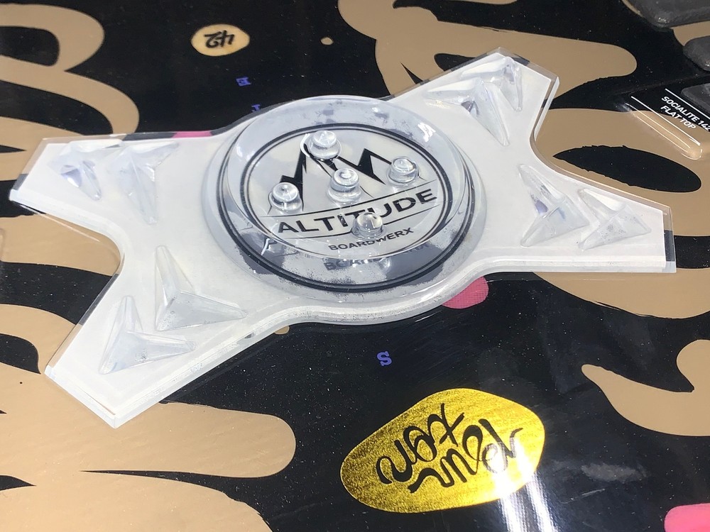 ALTITUDE BOARDWERX "X-SHAPED" SNOWBOARD STOMP PAD (CLEAR) *INCLUDES FREE STICKER