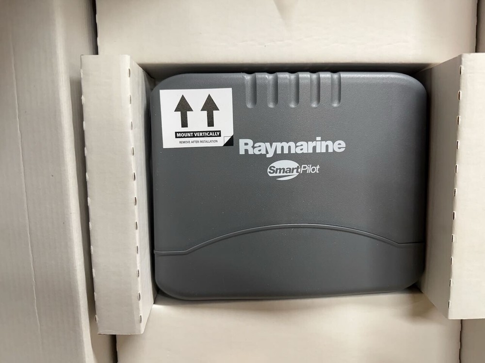 Raymarine Smart Pilot E15021 Course Computer (factory refurbished)
