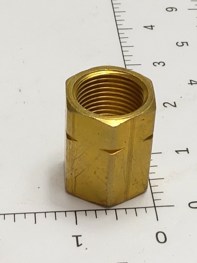 BRASS PIPE ADAPTER COUPLING (NOS)