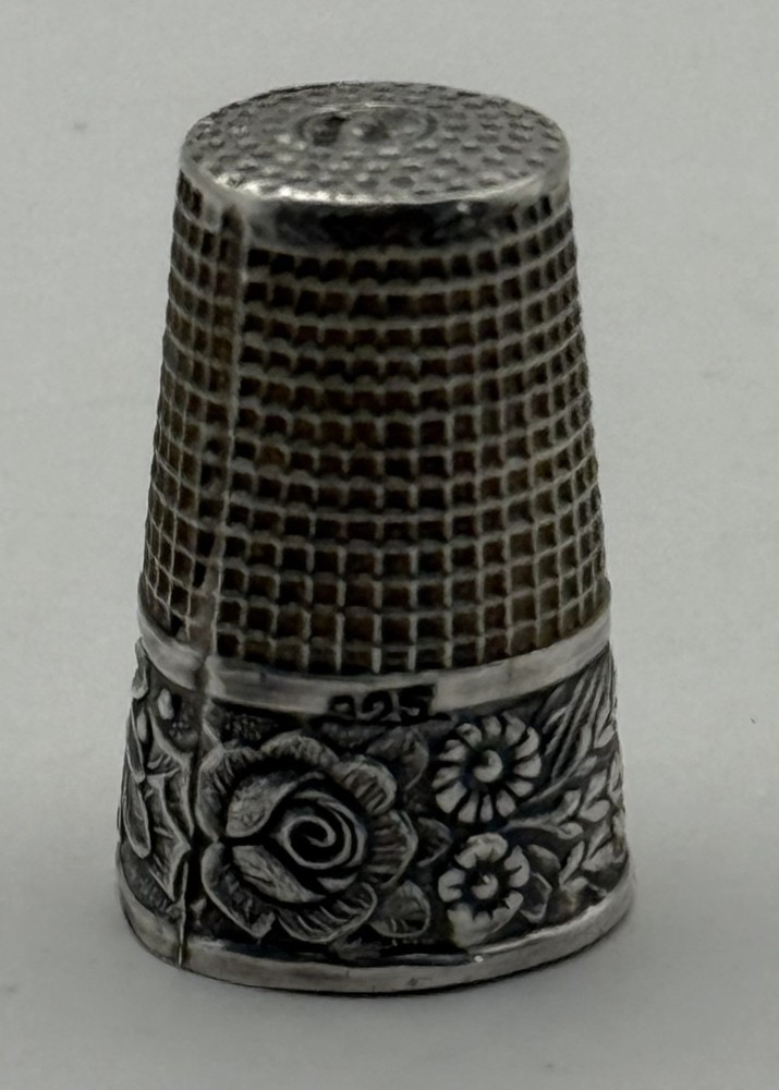 Hallmarked Silver Thimble Decorated With Flowers & Berries Boxed