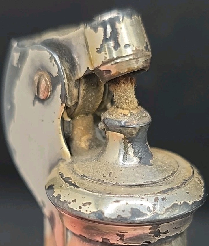 VINTAGE RONSON "DECANTER" TABLE LIGHTER